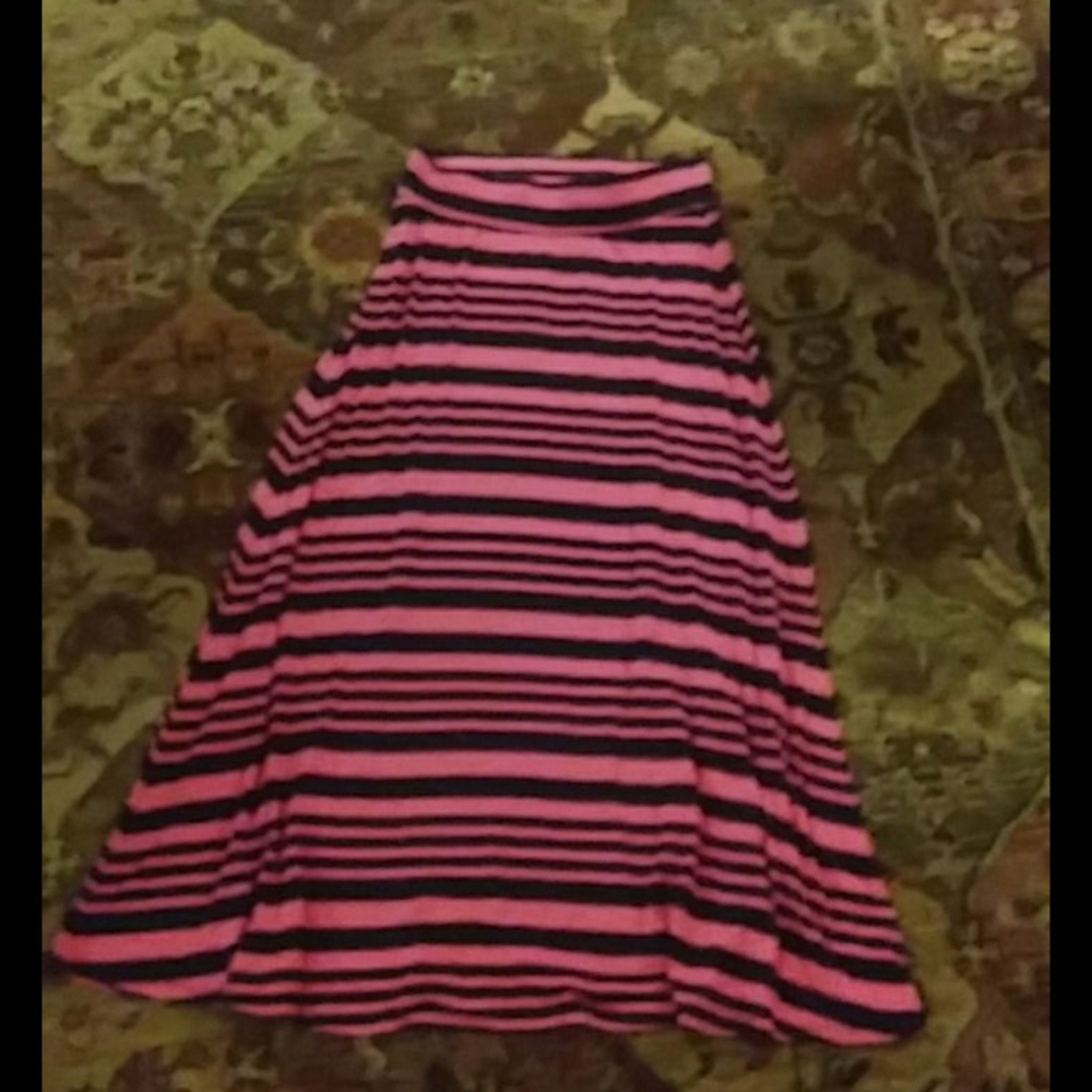 Cherokee pink and blue striped skirt